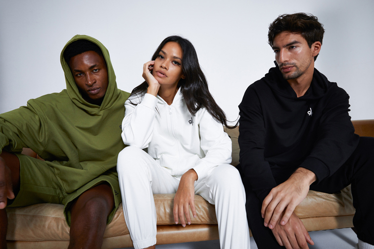  Glossy Lounge, the all-new luxury sustainable loungewear brand launches its first campaign with Noor Stars