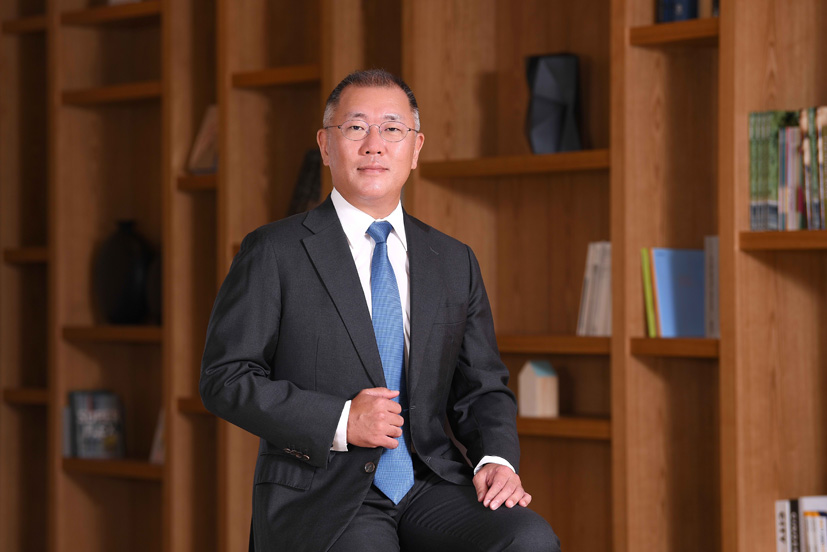  Hyundai Motor Group Executive Chair Euisun Chung Named MotorTrend Person of the Year, Topping Its 2023 Power List