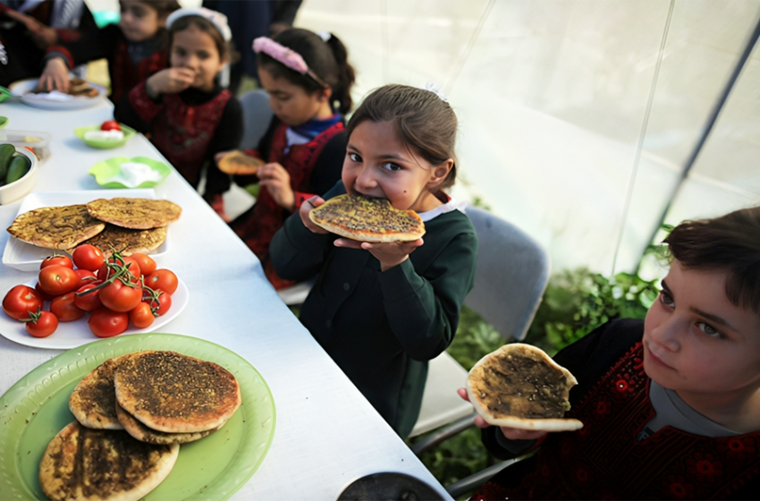  دعم برنامج التغذية المدرسية التابع لبرنامج الأغذية العالمي للأمم المتحدة من خلال حملة القضاء على الجوع ضمن حملة  ” جودنس ” التي تنظمها شركة شويترام