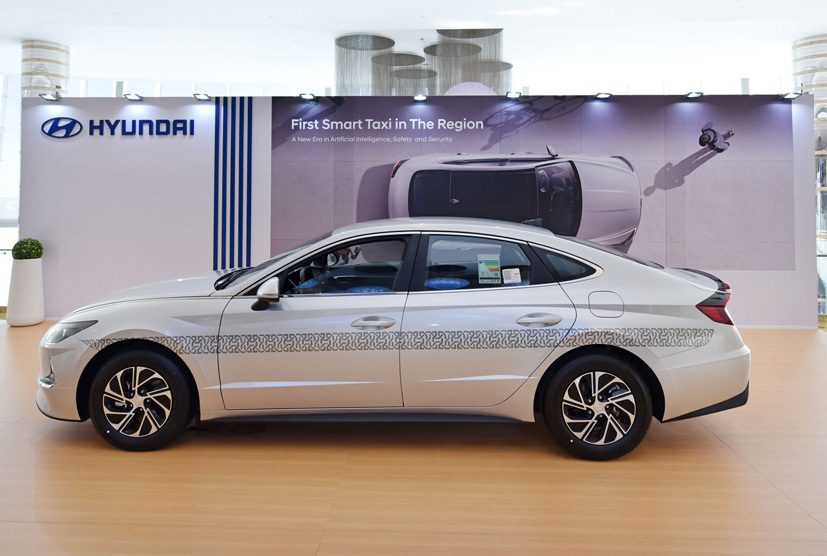  Hyundai UAE Unveils First AI Smart Taxi Concept at Abu Dhabi Smart City Summit