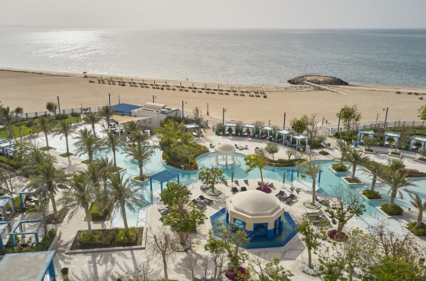  منتجع وفلل هيلتون شاطئ سلوى يمدد عرض الشتاء للمسافرين السعوديين استجابةً للطلب المتزايد قبل عطلة المدارس