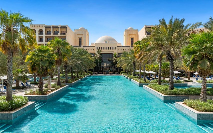  كل ما تحتاجه في مكان واحد .. اكتشف عالم الإقامة الشاملة كلياً في ريكسوس المعيريض رأس الخيمة