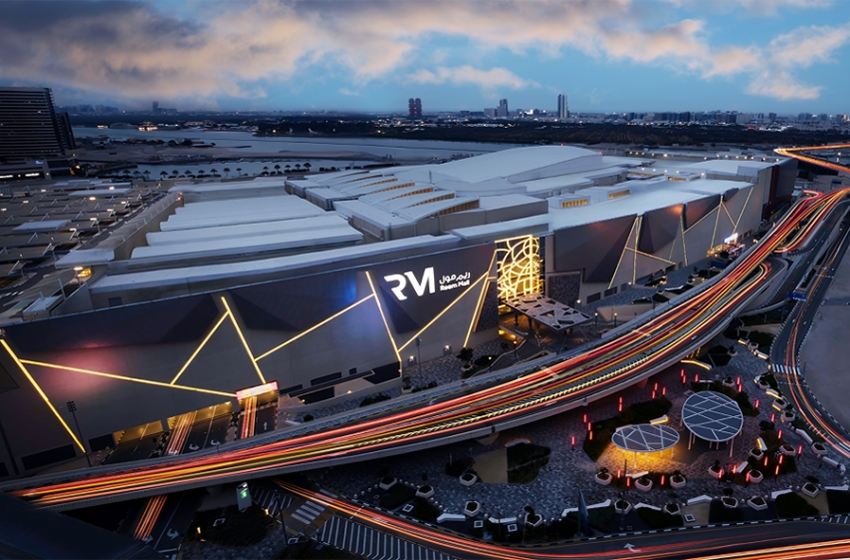  Reem Mall Celebrates 10 Days of Diwali Festivities with Activities & Live Performances