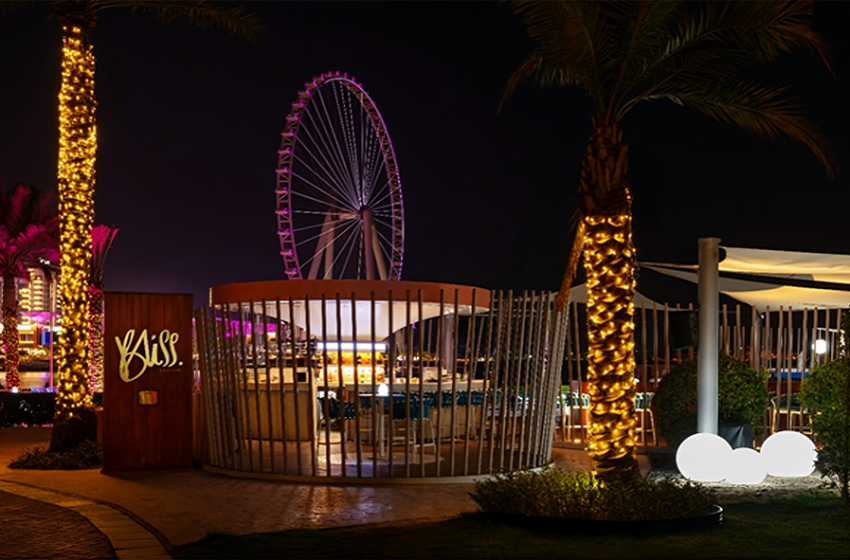  وجهات شاطئية جديدة ترتقي بمشهد الضيافة في دبي .. تجربة يونانية على النخلة وأجواء غروب على جميرا بيتش