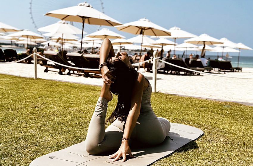  Azure Beach Introduces an Exclusive Sunrise Yoga Series in Collaboration with Samsara Tribe