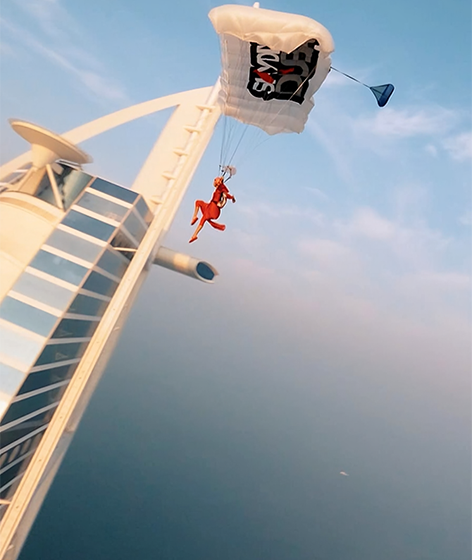  15 عاماً من سكاي دايف دبي والتميّز في تجارب القفز المظلي